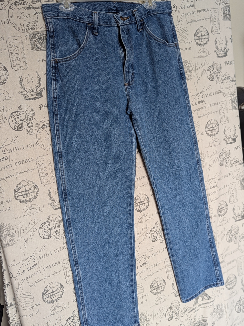 Classic Straight Leg Medium wash Men's Jeans Size 31/30